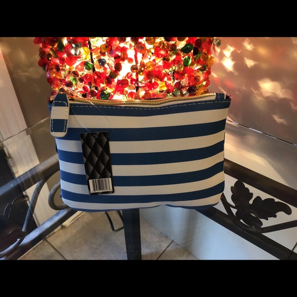 💋 Mollie Jacobs Makeup Bag + Bonus Lipstick - Picture 2 of 6